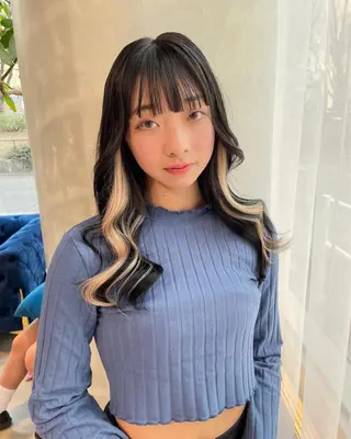 ロング アールバイニーナ所属・R by NINA アールバイニーナのヘアスタイル