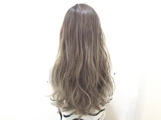 ロング カラー 服部 樹季のヘアスタイル
