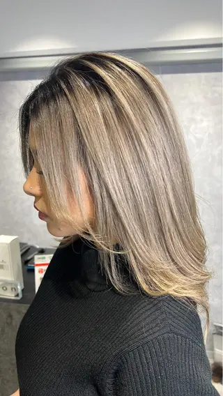 ミディアム カラー mimiiy梅田 中崎町ハイトーンのヘアスタイル