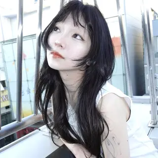 セミロング カラー レイヤーカット ダブルカラーのヘアスタイル