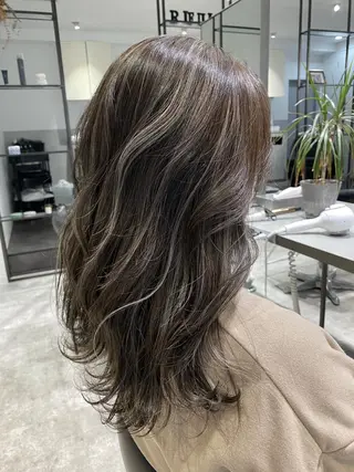 セミロング カラー M IIのヘアスタイル