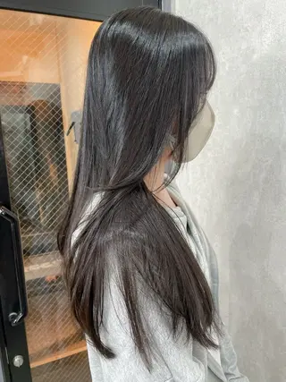 ロング カラー AIRI layer cut hairのヘアスタイル