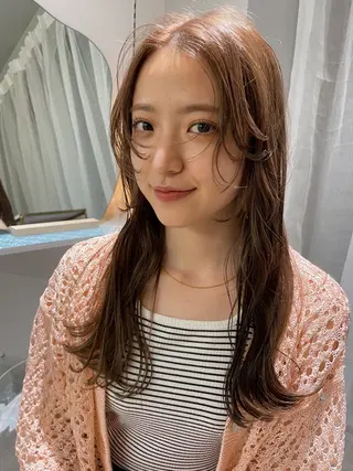 カラー 室屋 鈴音のヘアスタイル