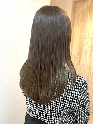 セミロング カラー ボブ・レイヤー/ ベージュカラーのヘアスタイル