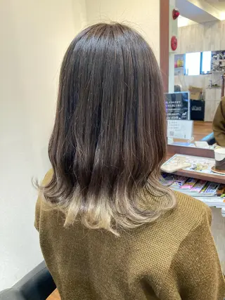 セミロング MOLLASALON 浅香山店所属・ツジ モモカのヘアスタイル