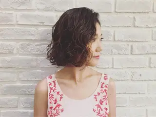 ショート カラー パーマ ヘアアレンジ la fith所属・rico_by ヘアとアイブロウのヘアスタイル