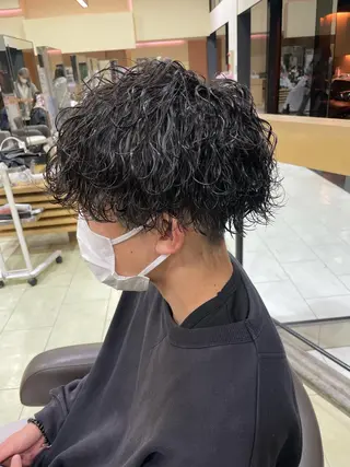 パーマ メンズ ウルフ/センタ- パート【ナナミ】のヘアスタイル