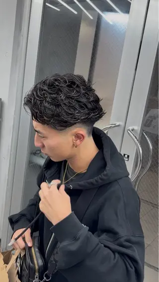 ショート パーマ メンズ ØVARL Jingumae所属・原宿/メンズパーマ/ 山﨑星音のヘアスタイル