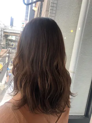 ミディアム カラー 髪質改善&ブリーチ 伊勢 祐一郎のヘアスタイル