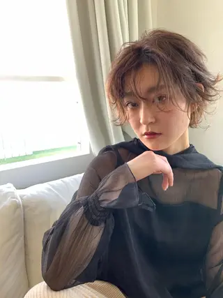 ショート graxi'    グラシー所属・ブリーチ/ハイトーン SERINAのヘアスタイル