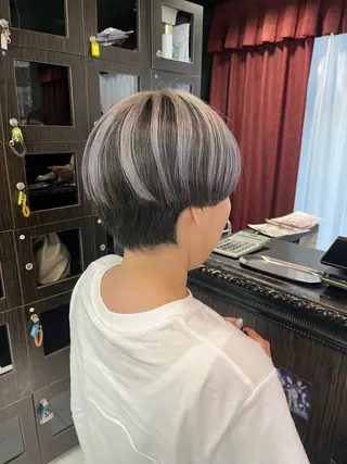 ショート カラー Eleanor立川北口所属・🦋YUI 髪質改善 ブリーチ　着付け🦋のヘアスタイル