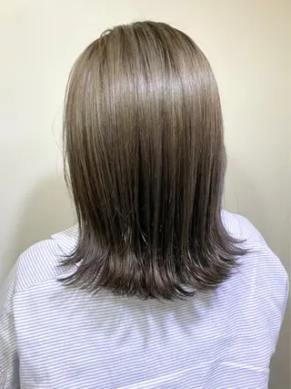 セミロング カラー ブリーチ毛対応酸性 ストレート🌈サキのヘアスタイル