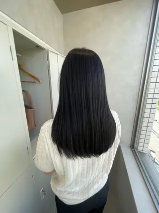 セミロング カラー Eleanor Ayaのヘアスタイル