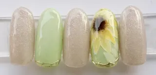 ネイル 高良 プリシラのネイルデザイン