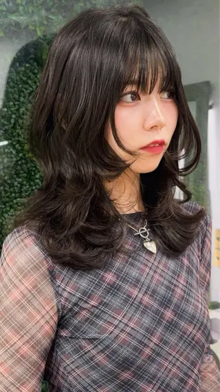 セミロング カラー Pocket仙台 💚モエリのヘアスタイル