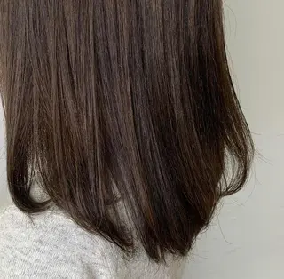 セミロング カラー 小森 衣純のヘアスタイル