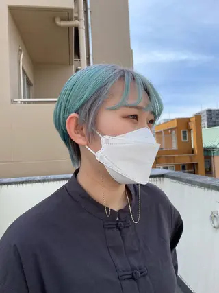 ミディアム カラー tomo🍒パーマ ハイトーン似合わせのヘアスタイル