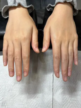 ネイル 𝑴𝑶𝑵𝑬 オフモデル募集中のネイルデザイン