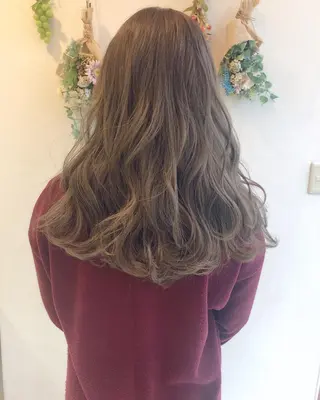 ロング カラー 山口 明日花のヘアスタイル