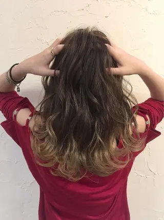 セミロング カラー 韓国レイヤー外国人風 透明感カラー髪質改善のヘアスタイル