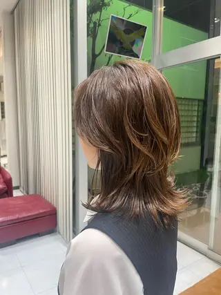 セミロング 佐々木 麻衣のヘアスタイル