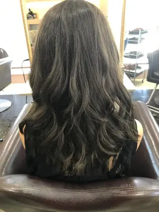 セミロング カラー 山本 明弘のヘアスタイル