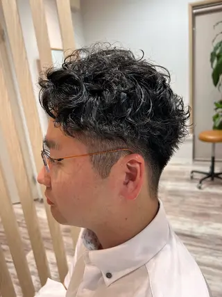パーマ メンズ 渡部 未歩のヘアスタイル