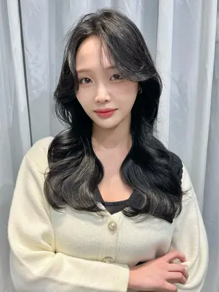 セミロング カラー 韓国ハッシュカット/ 新宿/髪質改善/岡崎のヘアスタイル