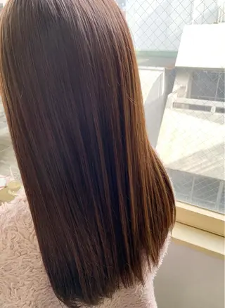 セミロング ワタイショウタ 髪質改善✨眉毛サロンのヘアスタイル