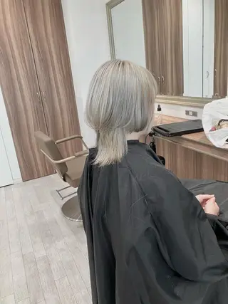 セミロング カラー Re:st所属・Miyavi/カラー ショートボブのヘアスタイル