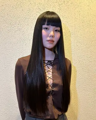 ロング カラー 角田 桃香のヘアスタイル