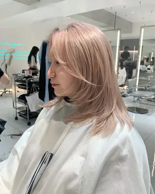 セミロング keen吉祥寺所属・🎀ハイトーンカラー ☆彡SAYAのヘアスタイル