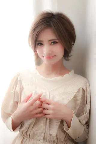ショート linda by neoliveのヘアスタイル