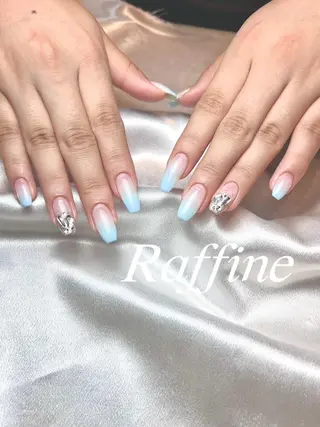 ネイル RAFFINE 月🦋🩵のネイルデザイン