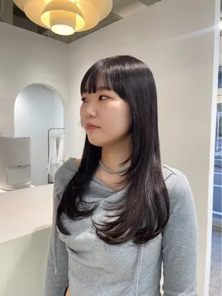 ロング H I NAのヘアスタイル