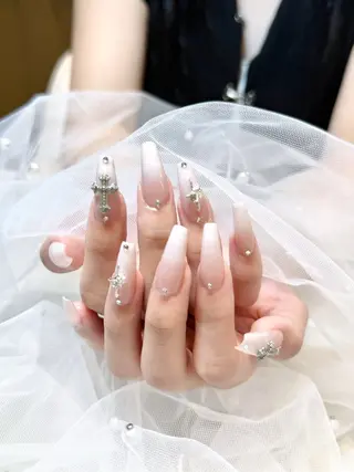 ネイル éclat nail studio（She nail studio内）所属・韓国ワンホン éclat🩵飯山のネイルデザイン