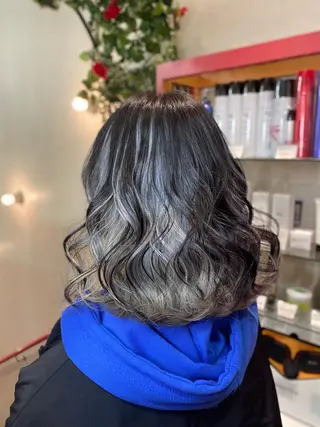 ミディアム ゆぴ☾‪/推しカラー /ハイトーンのヘアスタイル