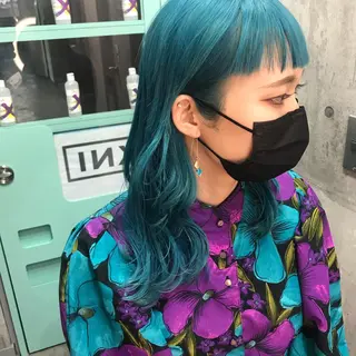 ミディアム カラー ホワイト&レイヤーカ ットエクステ長畠俊輔のヘアスタイル