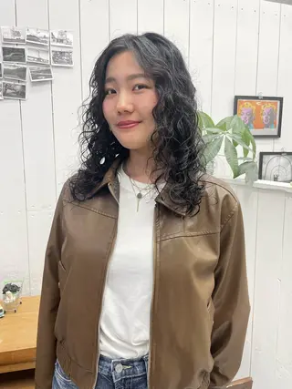 ロング パーマ Ann./艶髪 /レイヤーカットのヘアスタイル