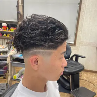 ショート メンズ 海老原 コウのヘアスタイル