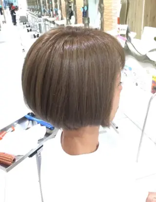 ショート カラー 松吉 純平のヘアスタイル