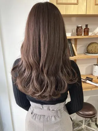 セミロング roka ノゾミのヘアスタイル