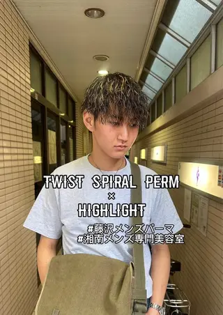 ミディアム カラー パーマ メンズ パーマ職人 渡邊　優雅のヘアスタイル