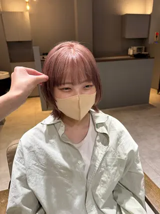 ショート カラー エマ ピボット 中川店所属・富原崇太/透明感カラ ー/切りっぱなしボブのヘアスタイル