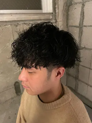 ショート パーマ メンズ 村上 翔平のヘアスタイル