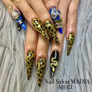 ネイル MADIA藤沢所属・MADIA MEGUのネイルデザイン