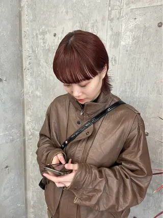 ミディアム カラー 愛加メンズパーマ・ ボブ・ピンクカラーのヘアスタイル