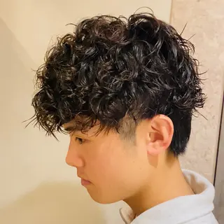 ショート パーマ メンズ ナツハラ サトシのヘアスタイル