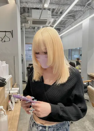 セミロング カラー SALOWIN柏Suite所属・柏最安値インナー/ イヤリング/岡本智樹のヘアスタイル