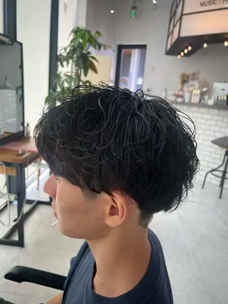 パーマ メンズ ダブルカラー寒色系 ボリューム改善ハヤトのヘアスタイル